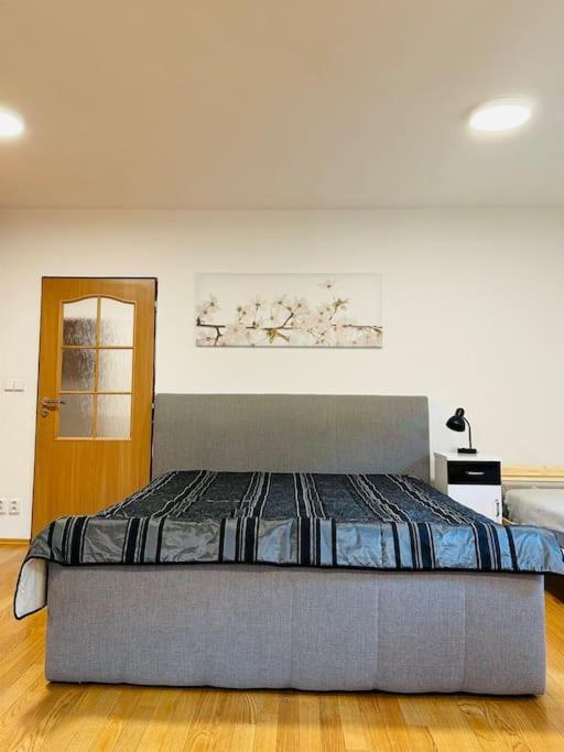 Family-Friendly Prague 5 Stay Kültér fotó